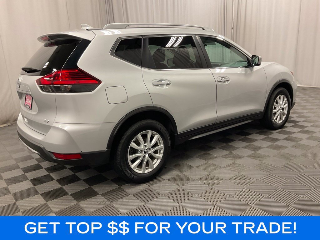 Used 2017 Nissan Rogue SV FWD image 3