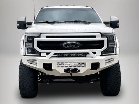 Used 2022 Ford F250 Lariat w/ Black Appearance Package image 3