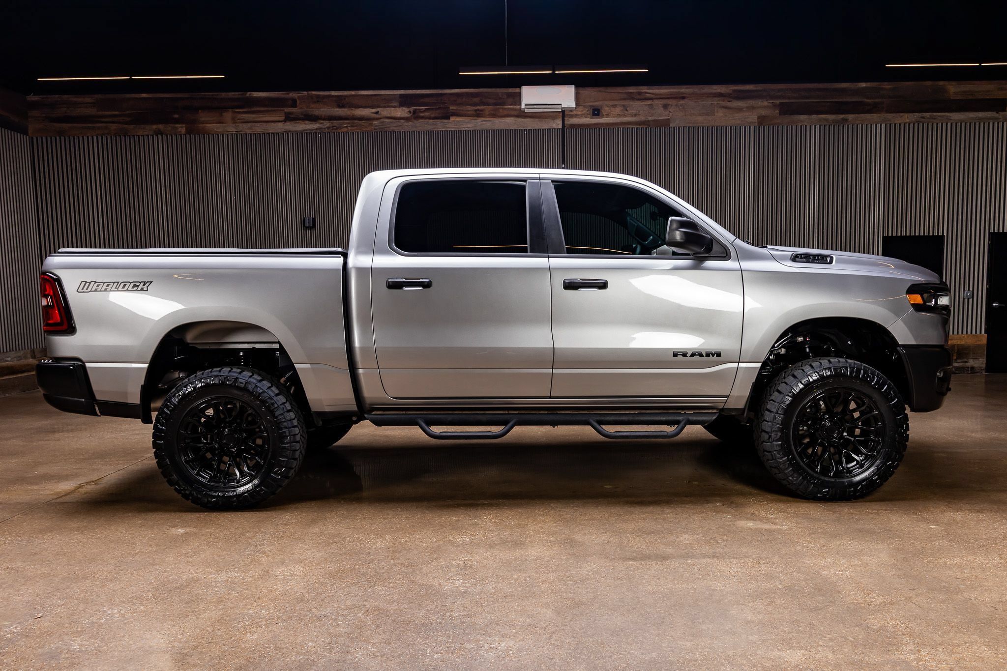 Used 2025 RAM 1500 Warlock AWD/4WD image 11
