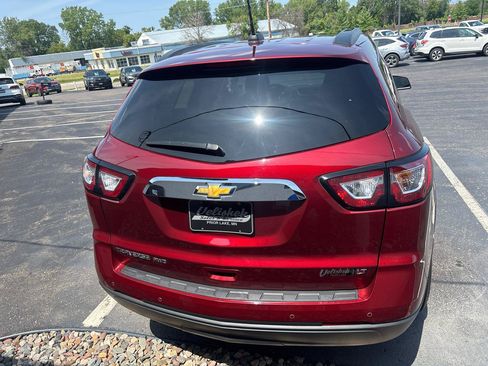 Used 2017 Chevrolet Traverse LT AWD/4WD image 4