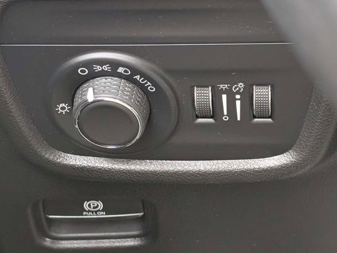 Used 2021 Jeep Grand Cherokee L Laredo w/ Luxury Tech Group I AWD/4WD image 19