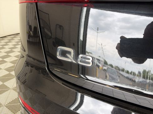 Used 2022 Audi Q8 Premium Plus AWD/4WD image 16