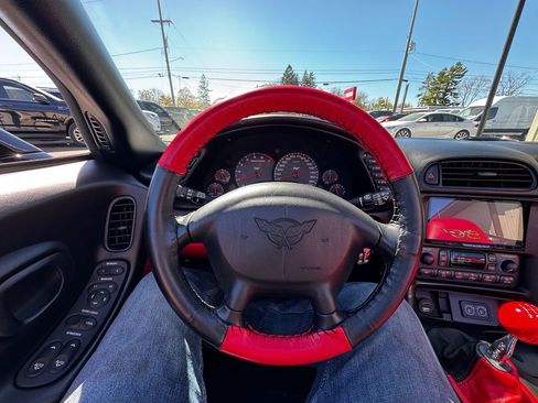 Used 2003 Chevrolet Corvette Convertible w/ Preferred Equipment Group1 RWD image 17