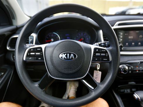 Used 2020 Kia Sorento AWD V6 image 6