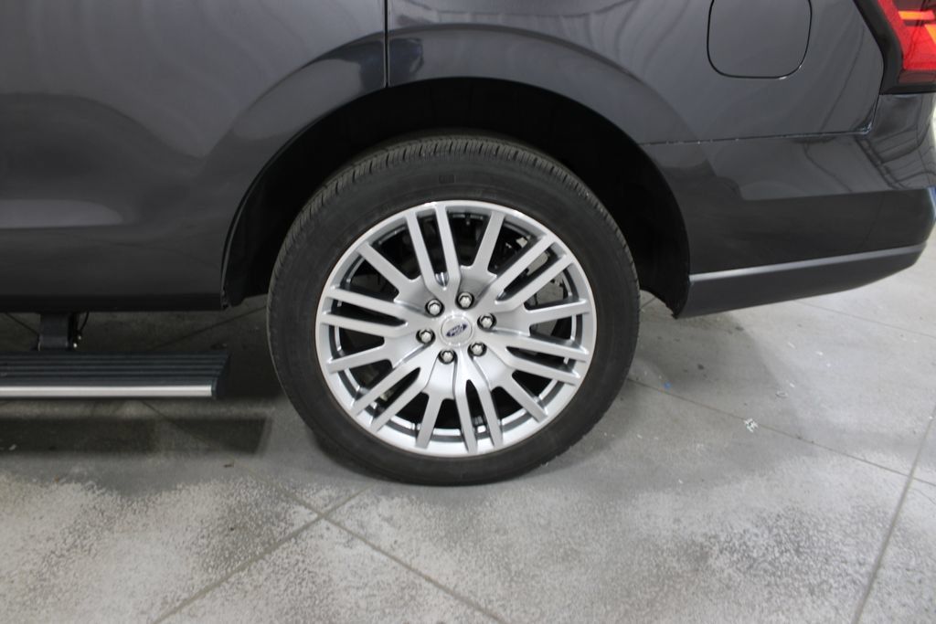 Used 2024 Ford Expedition Limited AWD/4WD image 41