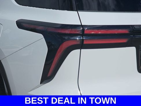 New 2026 Chevrolet Traverse LT w/ Sun and Wheel Package FWD image 41