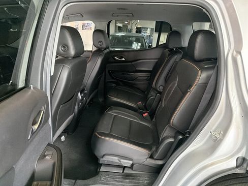 Used 2020 GMC Acadia SLT AWD/4WD image 19