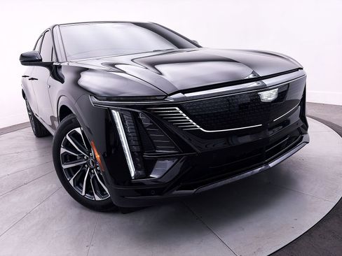 Used 2025 Cadillac Lyriq Sport image 9