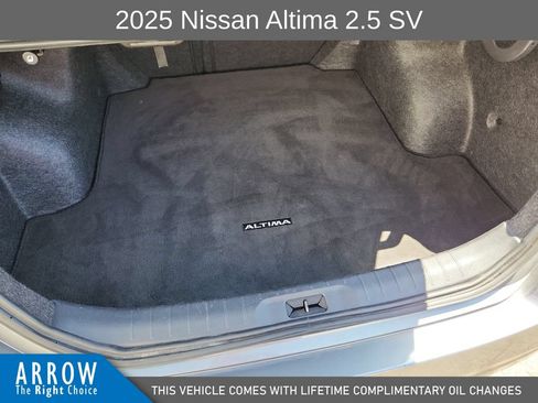 Used 2025 Nissan Altima 2.5 SV FWD image 18