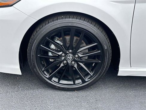 Used 2022 Toyota Camry XSE image 28