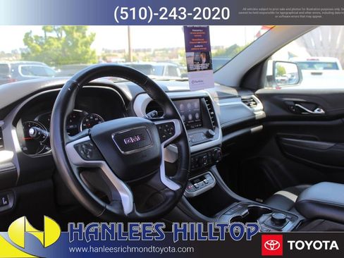 Used 2023 GMC Acadia SLT image 13