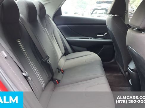 Used 2024 Hyundai Elantra SEL FWD image 18