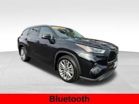 Used 2024 Toyota Highlander Platinum image 6