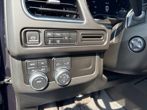 Used 2023 GMC Yukon SLT w/ SLT Premium Package AWD/4WD image 20