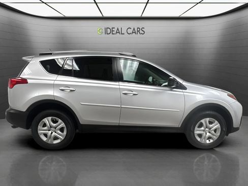 Used 2014 Toyota RAV4 LE AWD/4WD image 4