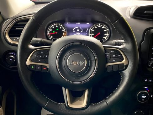 Used 2016 Jeep Renegade Limited image 12