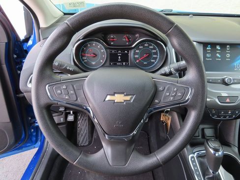 Certified 2018 Chevrolet Cruze LT image 12