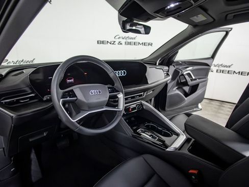 Used 2025 Audi Q5 Premium w/ Convenience Package AWD/4WD image 20