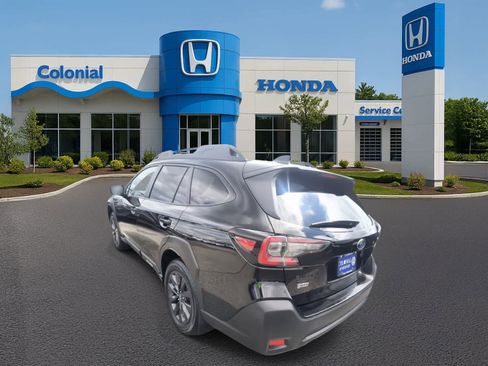 Used 2023 Subaru Outback Onyx Edition image 4