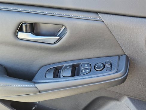 New 2025 Nissan Sentra SV image 27