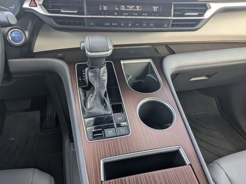 Used 2023 Toyota Sienna XLE w/ XLE Plus Package image 12