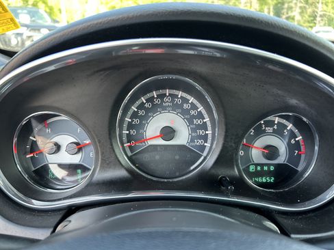 Used 2013 Chrysler 200 Limited FWD image 12