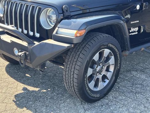 Used 2019 Jeep Wrangler Unlimited Sahara AWD/4WD image 8