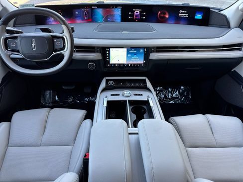Used 2025 Lincoln Navigator L Reserve AWD/4WD image 15