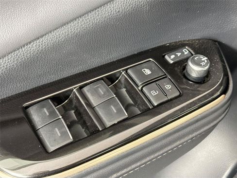 Certified 2025 Toyota Crown AWD/4WD image 27