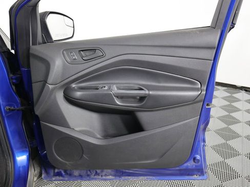 Used 2019 Ford Escape S image 24