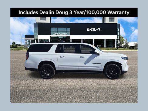 Used 2022 Chevrolet Suburban RST w/ Sport Performance Package image 1