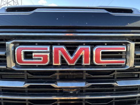 Certified 2024 GMC Sierra 2500 AT4 w/ Technology Package image 31