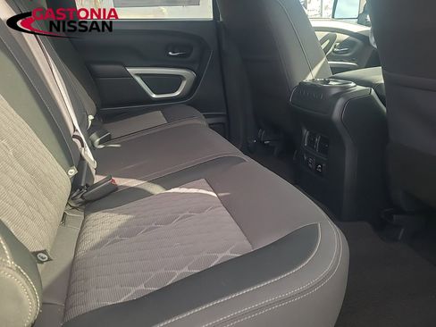 Used 2024 Nissan Titan SV w/ SV Convenience Package image 31
