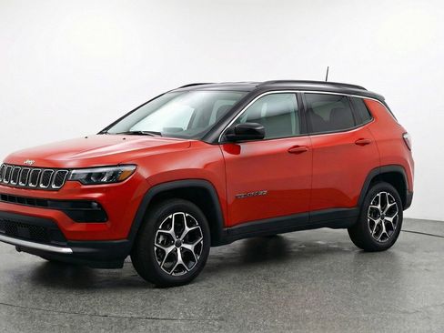 Used 2025 Jeep Compass Limited image 2