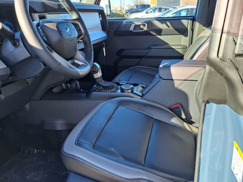 New 2025 Ford Bronco Outer Banks AWD/4WD image 12
