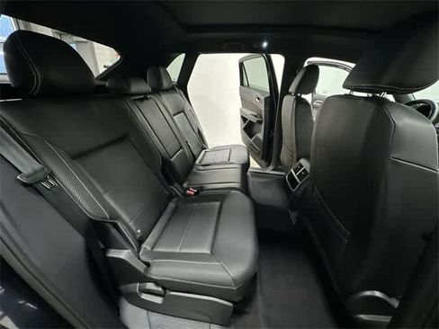 Certified 2022 Volkswagen Atlas Cross Sport SEL R-Line image 27