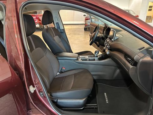 Used 2025 Nissan Sentra SV FWD image 35