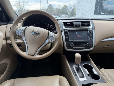 Used 2016 Nissan Altima 2.5 SV image 7