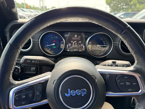 Used 2023 Jeep Wrangler Unlimited Sahara w/ Cold Weather Group AWD/4WD image 13