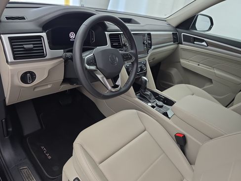 Used 2023 Volkswagen Atlas SEL AWD/4WD image 18