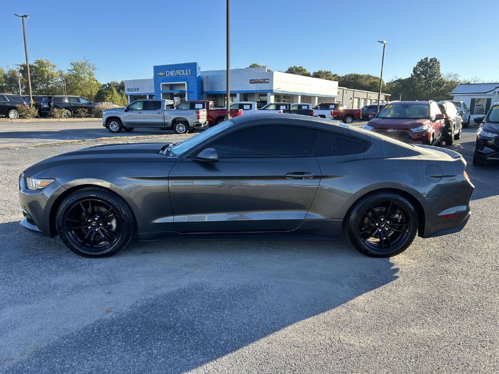 Used 2017 Ford Mustang Premium RWD image 7