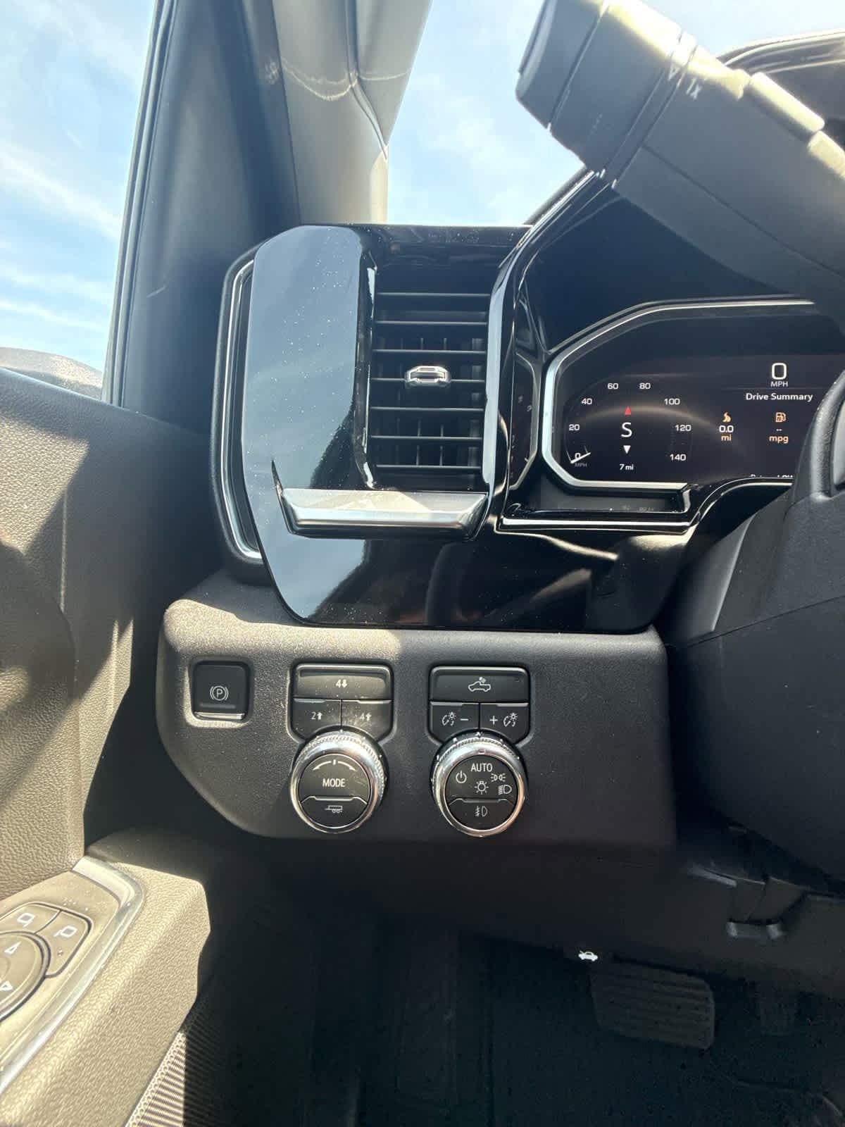 New 2026 GMC Sierra 2500 SLE w/ SLE Value Package; AWD/4WD image 43