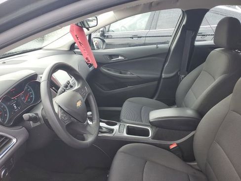 Used 2017 Chevrolet Cruze LT w/ Convenience Package image 11