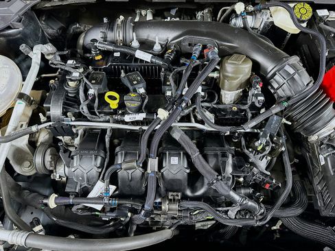 Used 2022 Lincoln Corsair Standard w/ Equipment Group 101A image 33