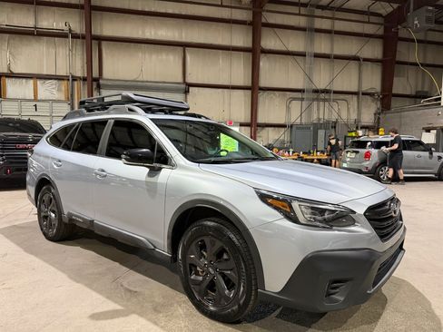 Used 2021 Subaru Outback Onyx Edition XT AWD/4WD image 2