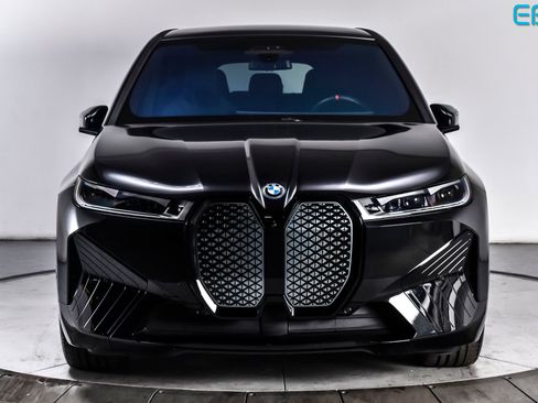 Used 2025 BMW iX M60 image 8