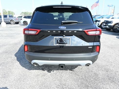 New 2026 Ford Escape SE w/ PHEV Premium Package image 4