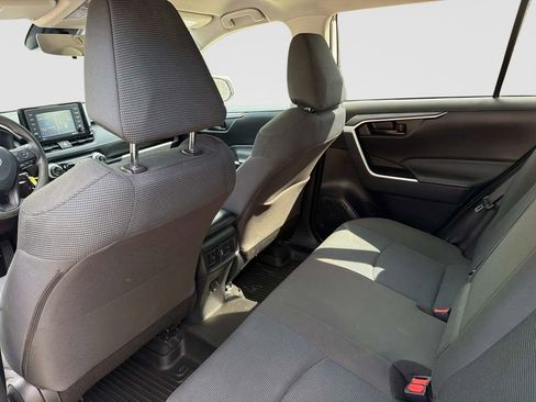 Used 2022 Toyota RAV4 LE AWD/4WD image 16