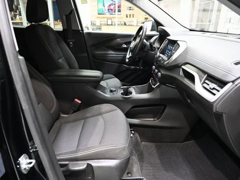 Used 2022 GMC Terrain SLE w/ Driver Convenience Package image 10