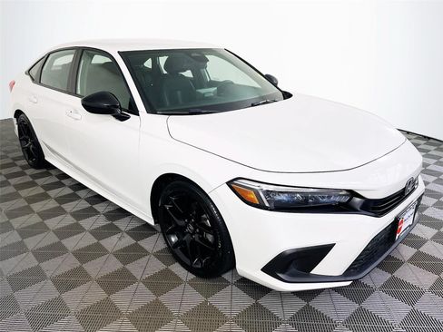 Used 2023 Honda Civic Sport image 1